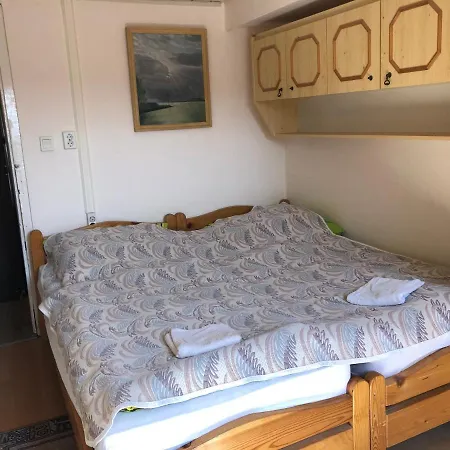 Susanna Vendeghaz Apartment Buk